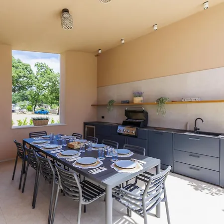 Sola By Interhome Tinjan